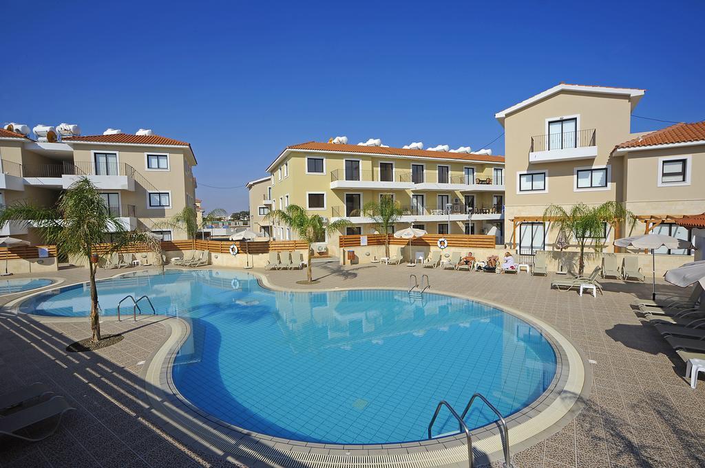 Kyklades Resort & Spa Paralimni Ngoại thất bức ảnh